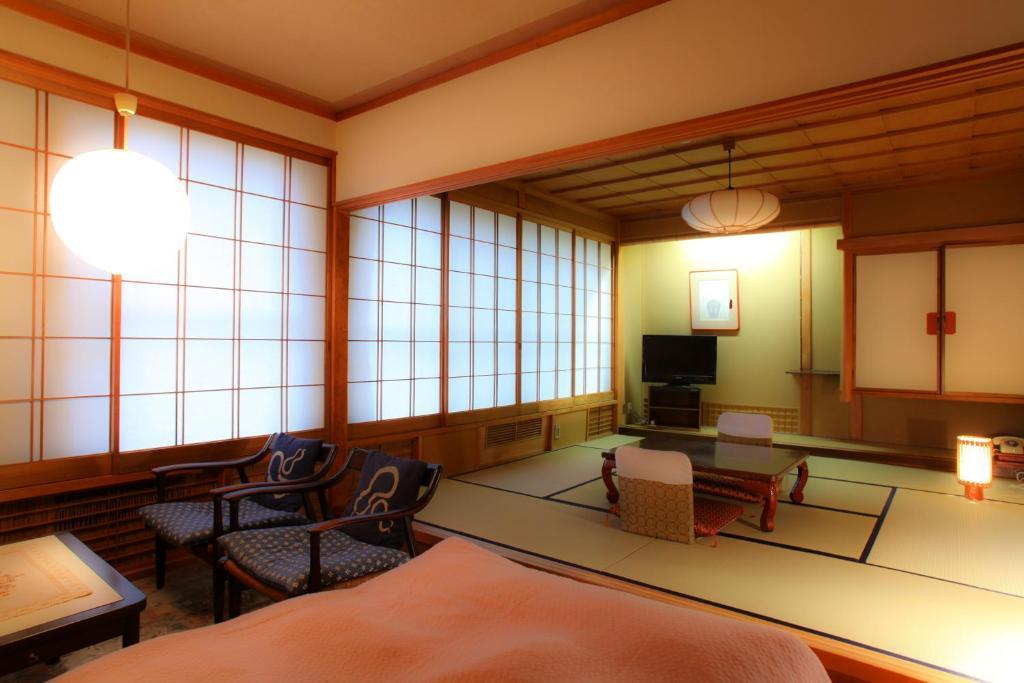 Yudanaka Yumoto Hotel Yamanouchi  Buitenkant foto